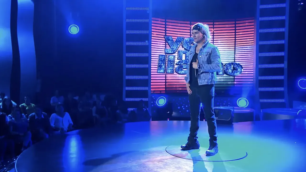 Mateo Acevedo en el escenario de «Yo Me Llamo» con su tributo a Bon Jovi
